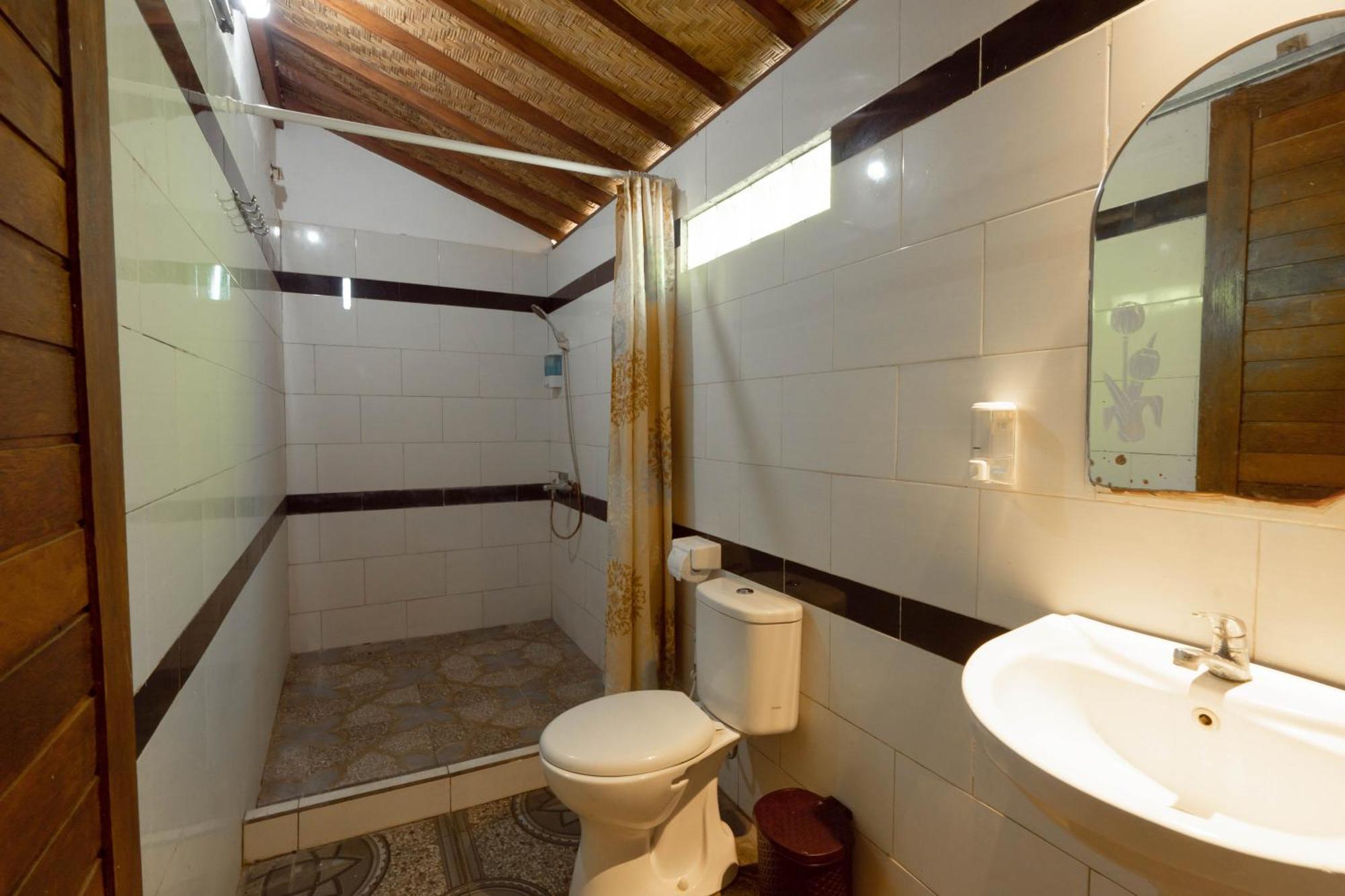 Ratu Cottage By Ourstory Travels Batununggul ภายนอก รูปภาพ