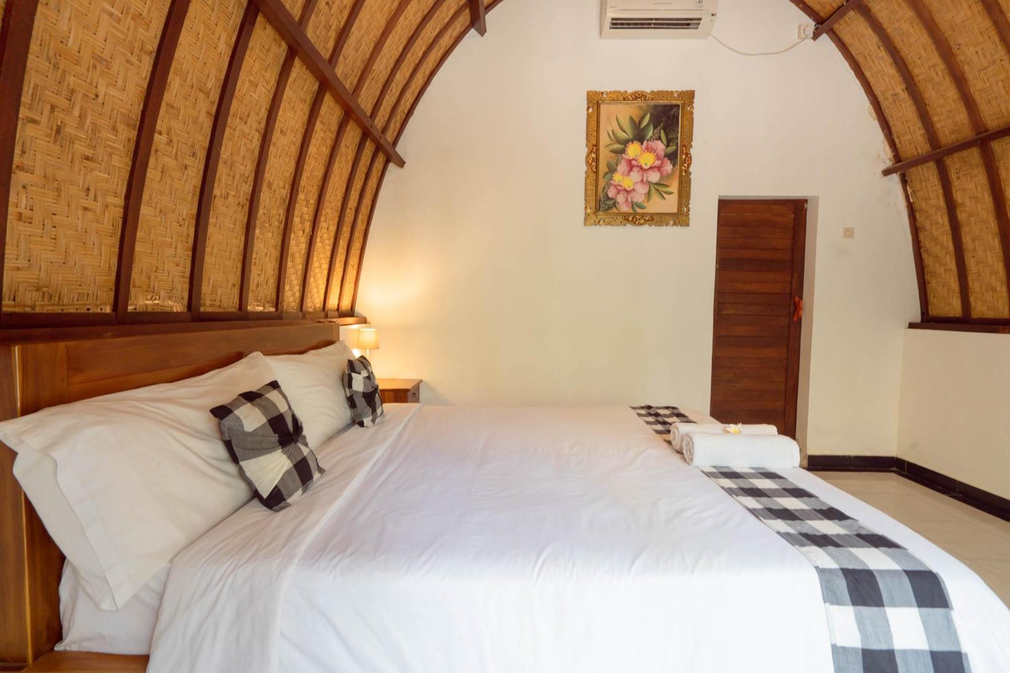 Ratu Cottage By Ourstory Travels Batununggul ภายนอก รูปภาพ