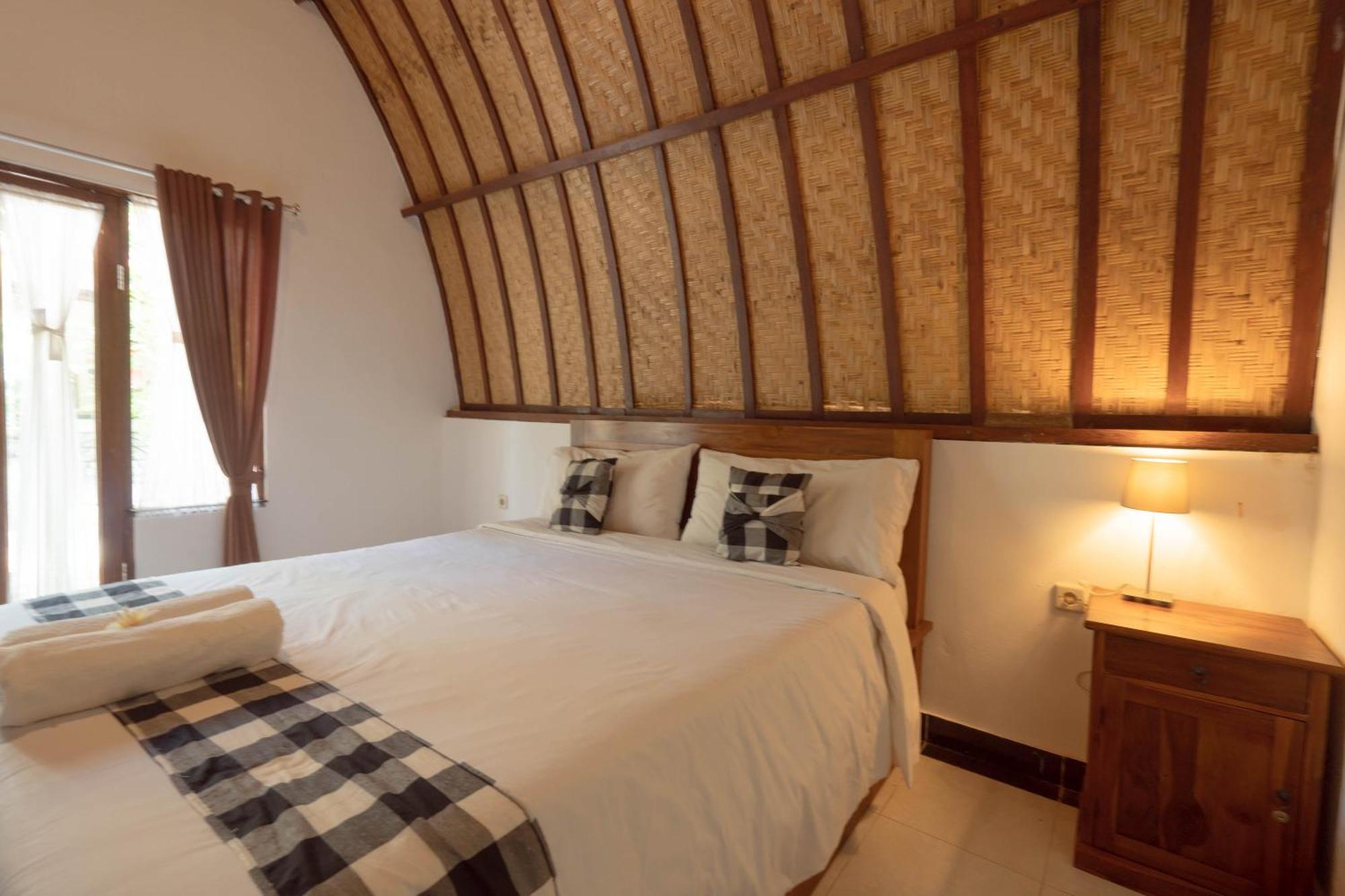 Ratu Cottage By Ourstory Travels Batununggul ภายนอก รูปภาพ