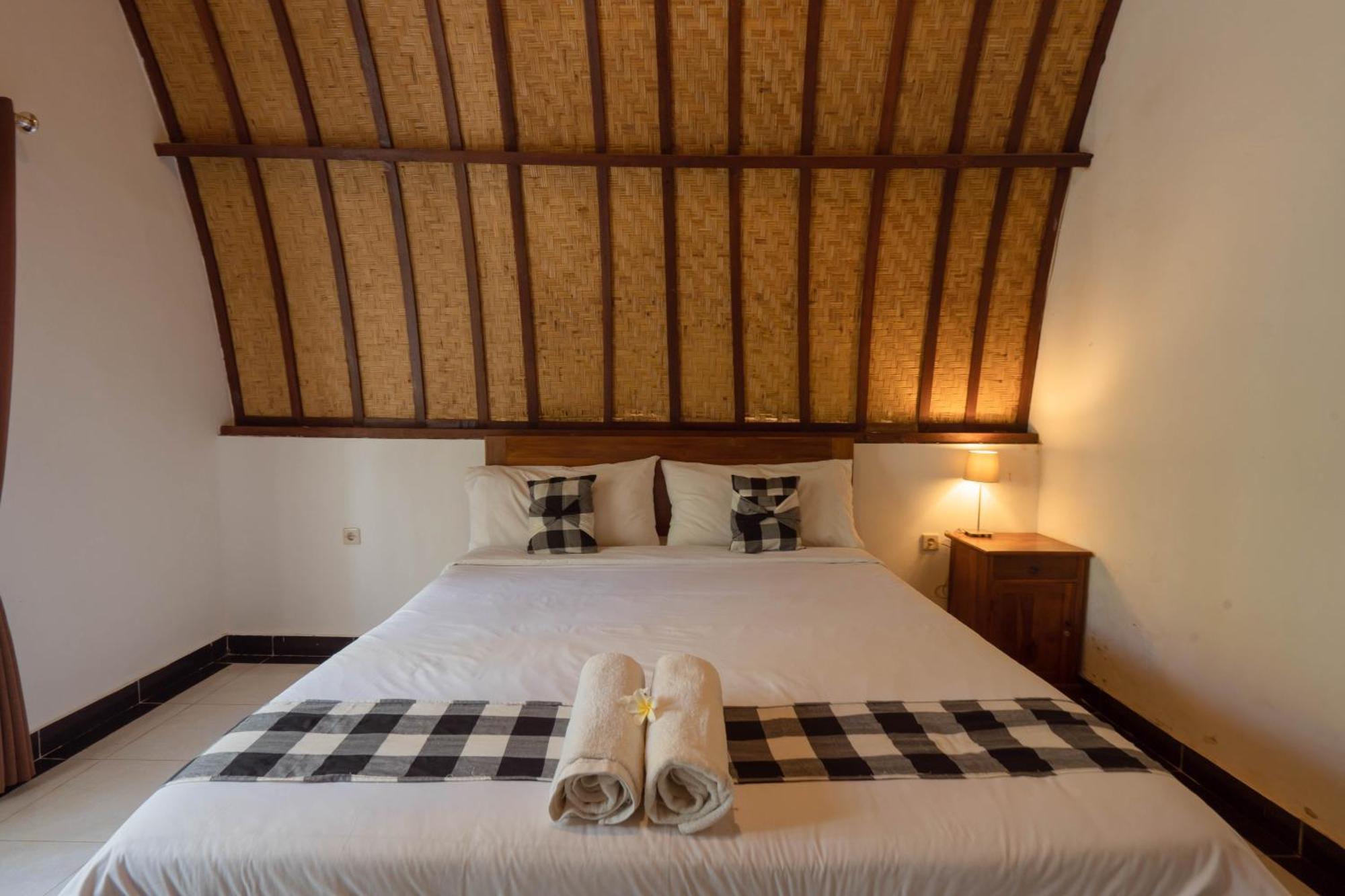 Ratu Cottage By Ourstory Travels Batununggul ภายนอก รูปภาพ