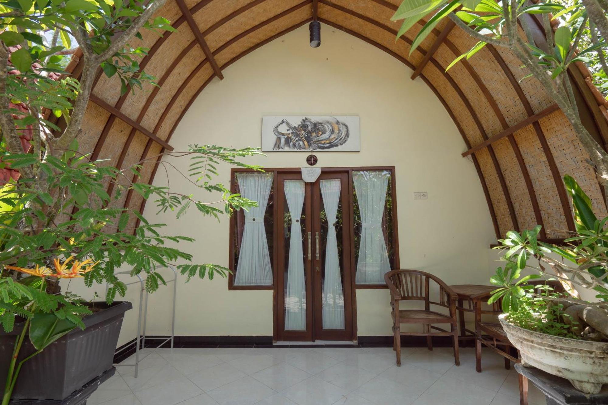 Ratu Cottage By Ourstory Travels Batununggul ภายนอก รูปภาพ