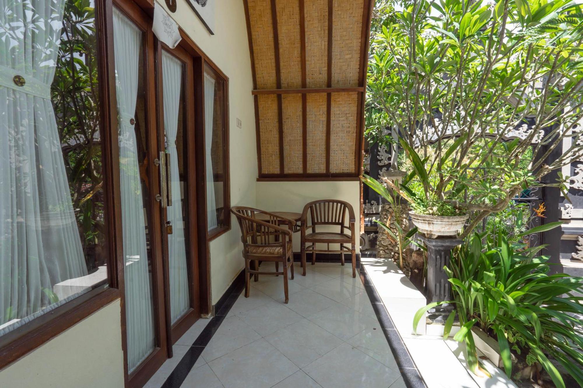 Ratu Cottage By Ourstory Travels Batununggul ภายนอก รูปภาพ