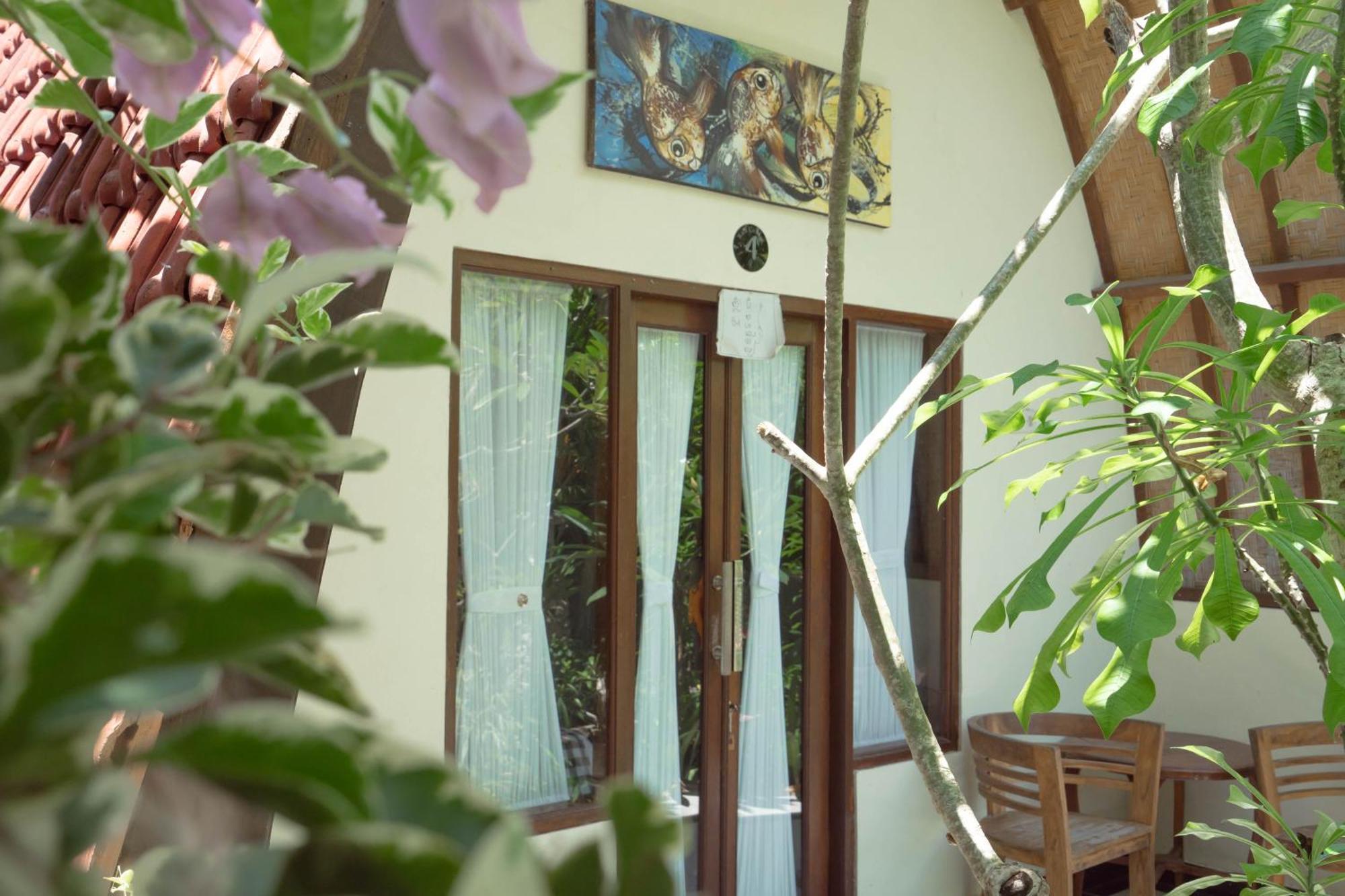 Ratu Cottage By Ourstory Travels Batununggul ภายนอก รูปภาพ